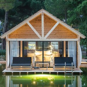 Bio Pool Suite